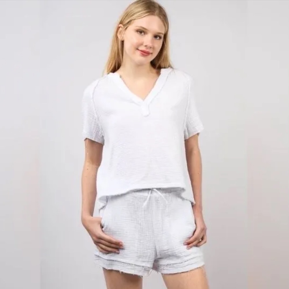 NWT SET New In 100% Cotton White 2-piece Shorts and Shirt Set White size Medium